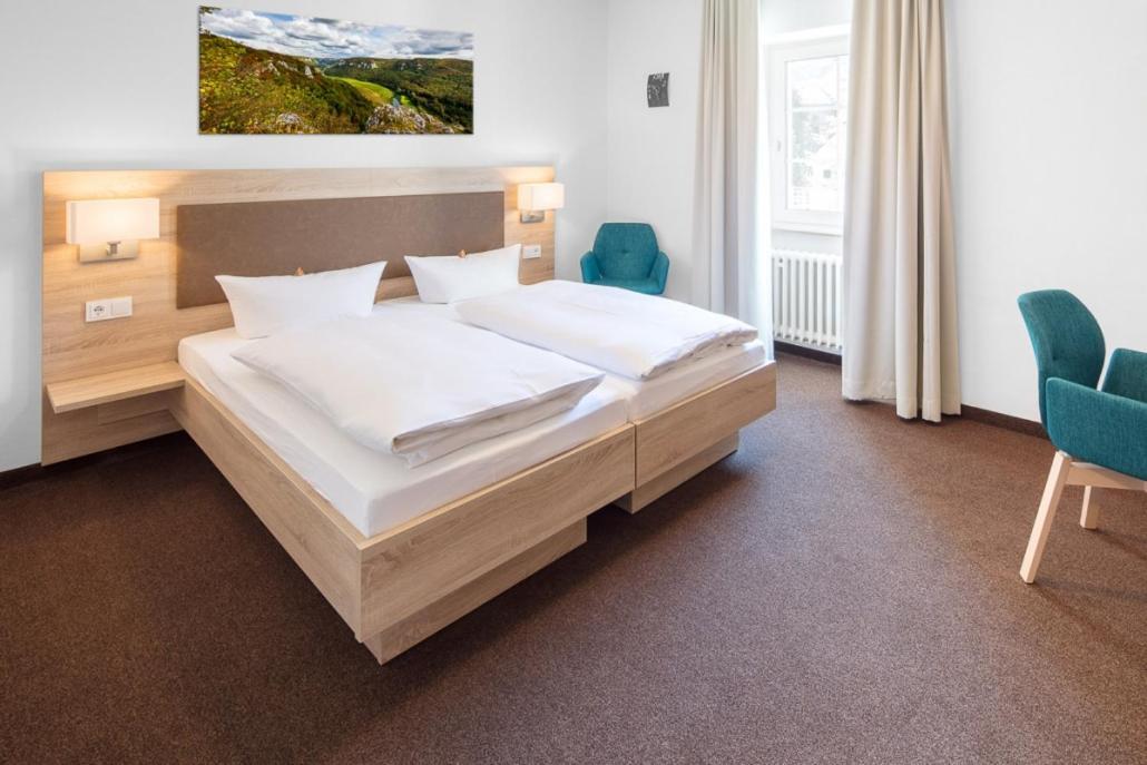 Hotel Pelikan בויירון מראה חיצוני תמונה
